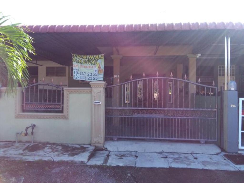 Deenaz Utara Homestay ألور سيتار المظهر الخارجي الصورة